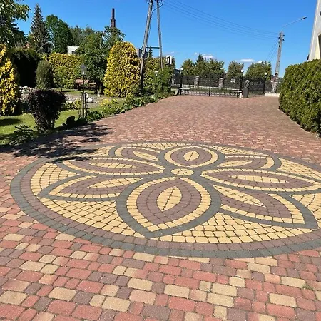 Regina - Spokojna Okolica - 100 Metrow Od Lasu - Blisko Szpitala 2*