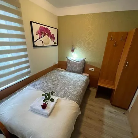 Regina - Spokojna Okolica - 100 Metrow Od Lasu - Blisko Szpitala 2*