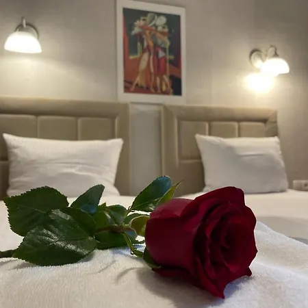 Regina - Spokojna Okolica - 100 Metrow Od Lasu - Blisko Szpitala Kro 2*