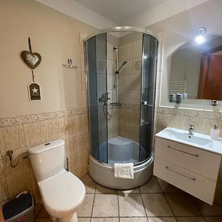 Regina - Spokojna Okolica - 100 Metrow Od Lasu - Blisko Szpitala Han/Misafirhane