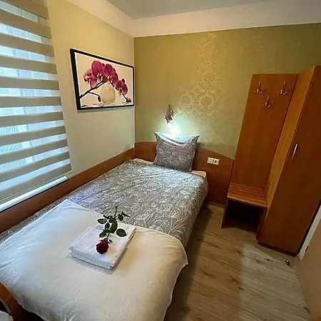 Regina - Spokojna Okolica - 100 Metrow Od Lasu - Blisko Szpitala Han/Misafirhane Kościerzyna