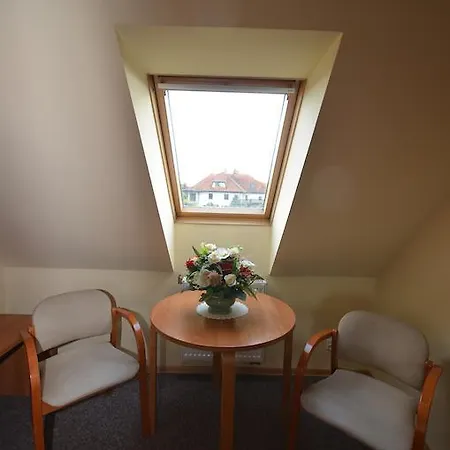 Regina - Spokojna Okolica - 100 Metrow Od Lasu - Blisko Szpitala Han/Misafirhane 2*